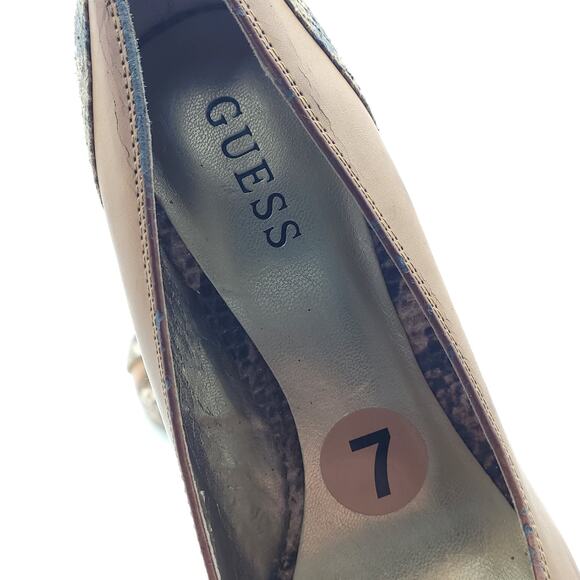 Guess Peep Toe Stiletto 4.5" Heel Snakeskin Tan Gold Buckle women's size 7 - Picture 9 of 9